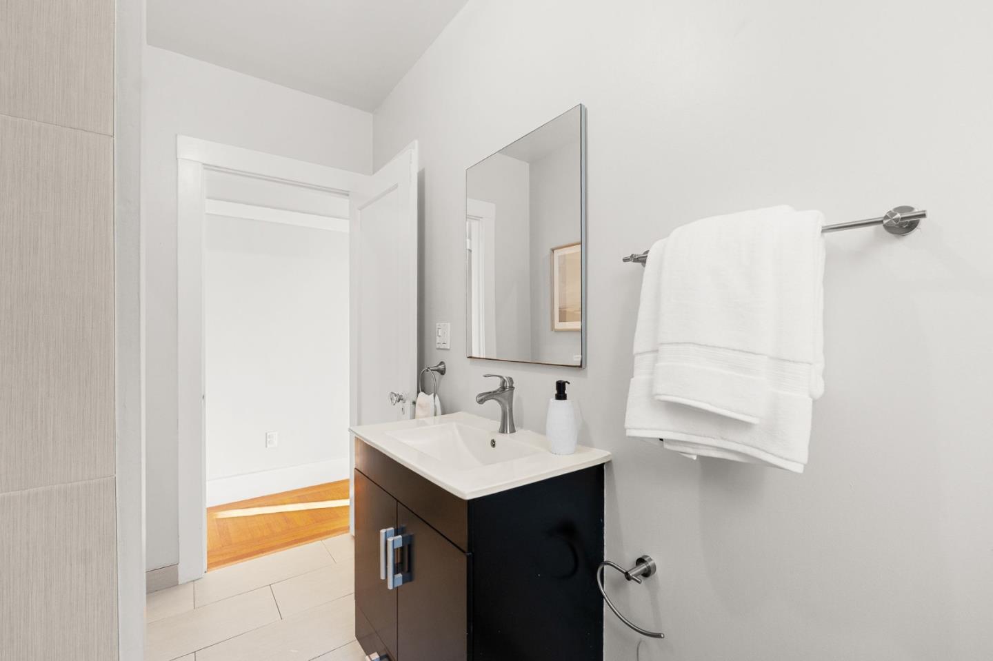 Detail Gallery Image 22 of 35 For 807 Brooklyn Ave, Oakland,  CA 94606 - 3 Beds | 1 Baths