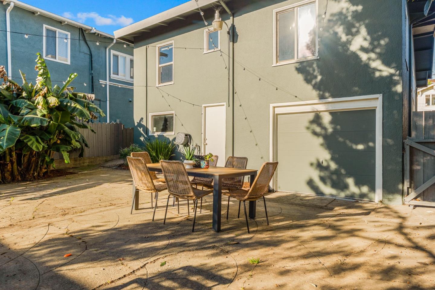 Detail Gallery Image 30 of 35 For 807 Brooklyn Ave, Oakland,  CA 94606 - 3 Beds | 1 Baths