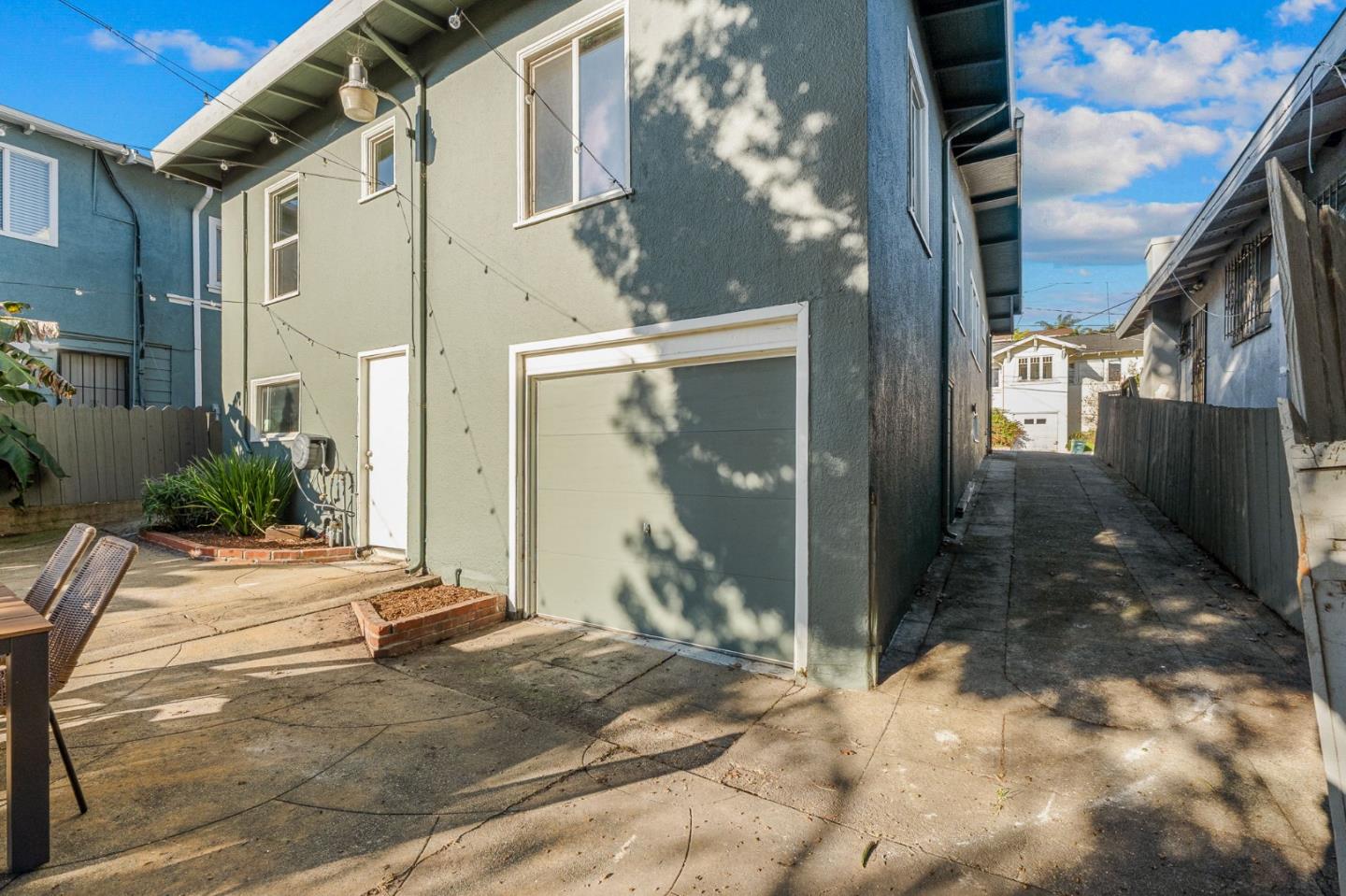 Detail Gallery Image 33 of 35 For 807 Brooklyn Ave, Oakland,  CA 94606 - 3 Beds | 1 Baths