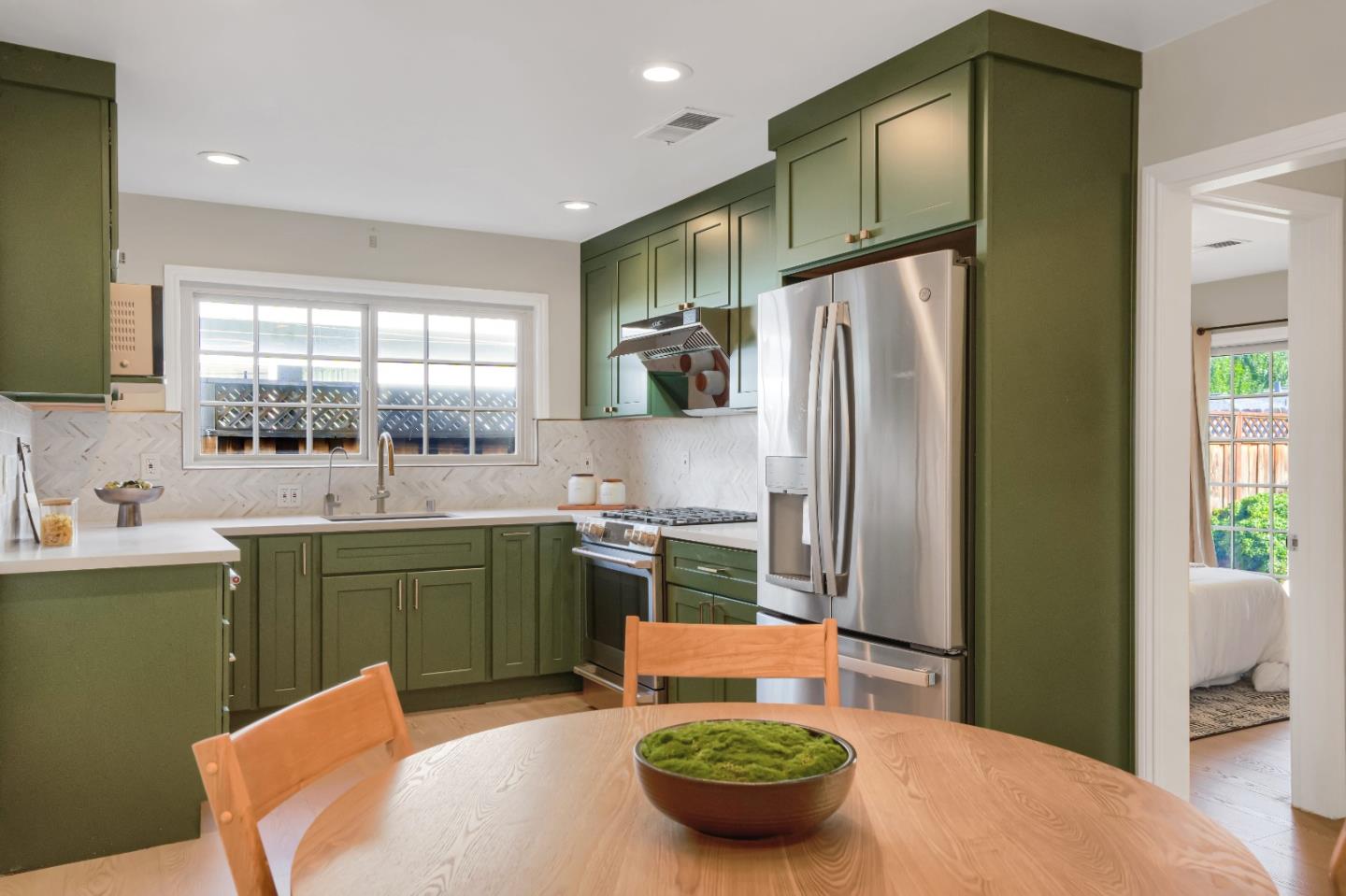 Detail Gallery Image 10 of 38 For 848 Corlista Dr, San Jose,  CA 95128 - 3 Beds | 2/1 Baths