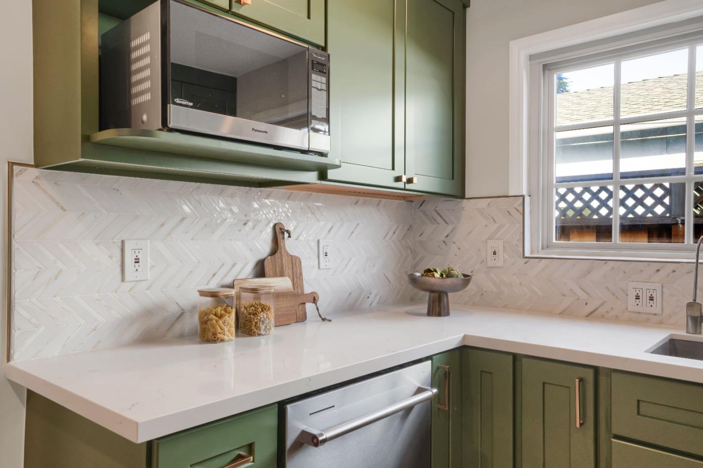 Detail Gallery Image 13 of 38 For 848 Corlista Dr, San Jose,  CA 95128 - 3 Beds | 2/1 Baths