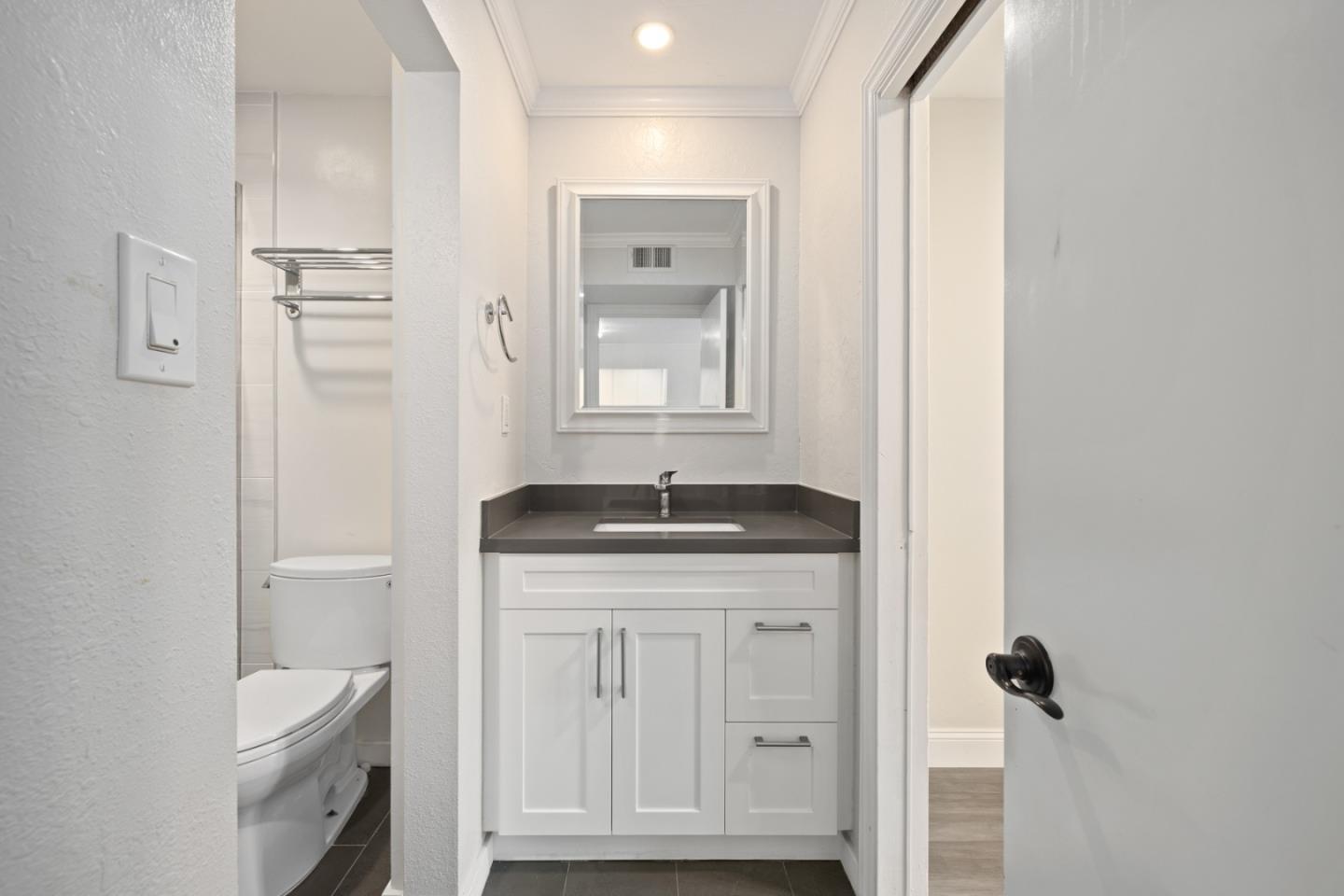 Detail Gallery Image 15 of 37 For 200 Elm St #107,  San Mateo,  CA 94401 - 1 Beds | 1 Baths