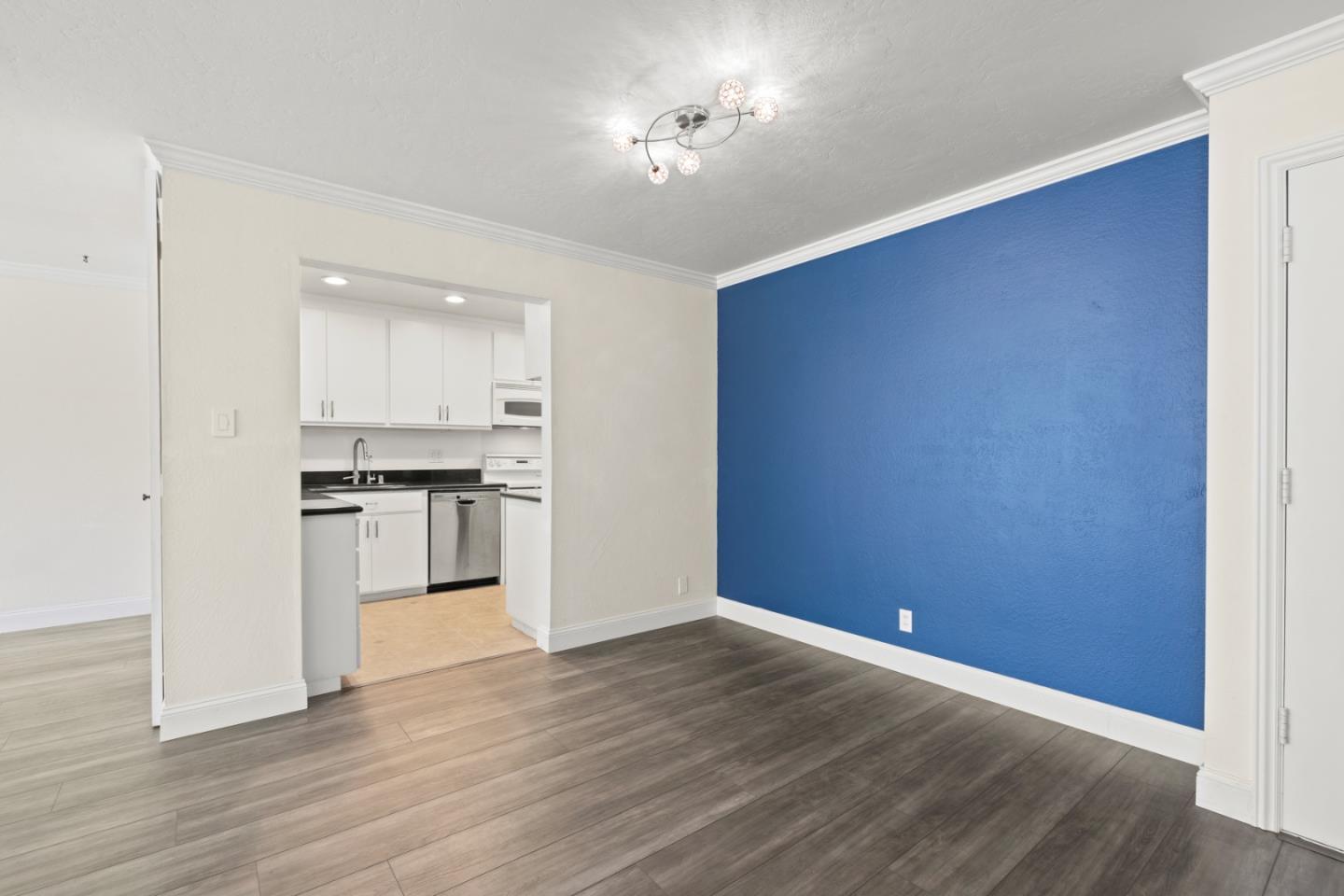 Detail Gallery Image 7 of 37 For 200 Elm St #107,  San Mateo,  CA 94401 - 1 Beds | 1 Baths