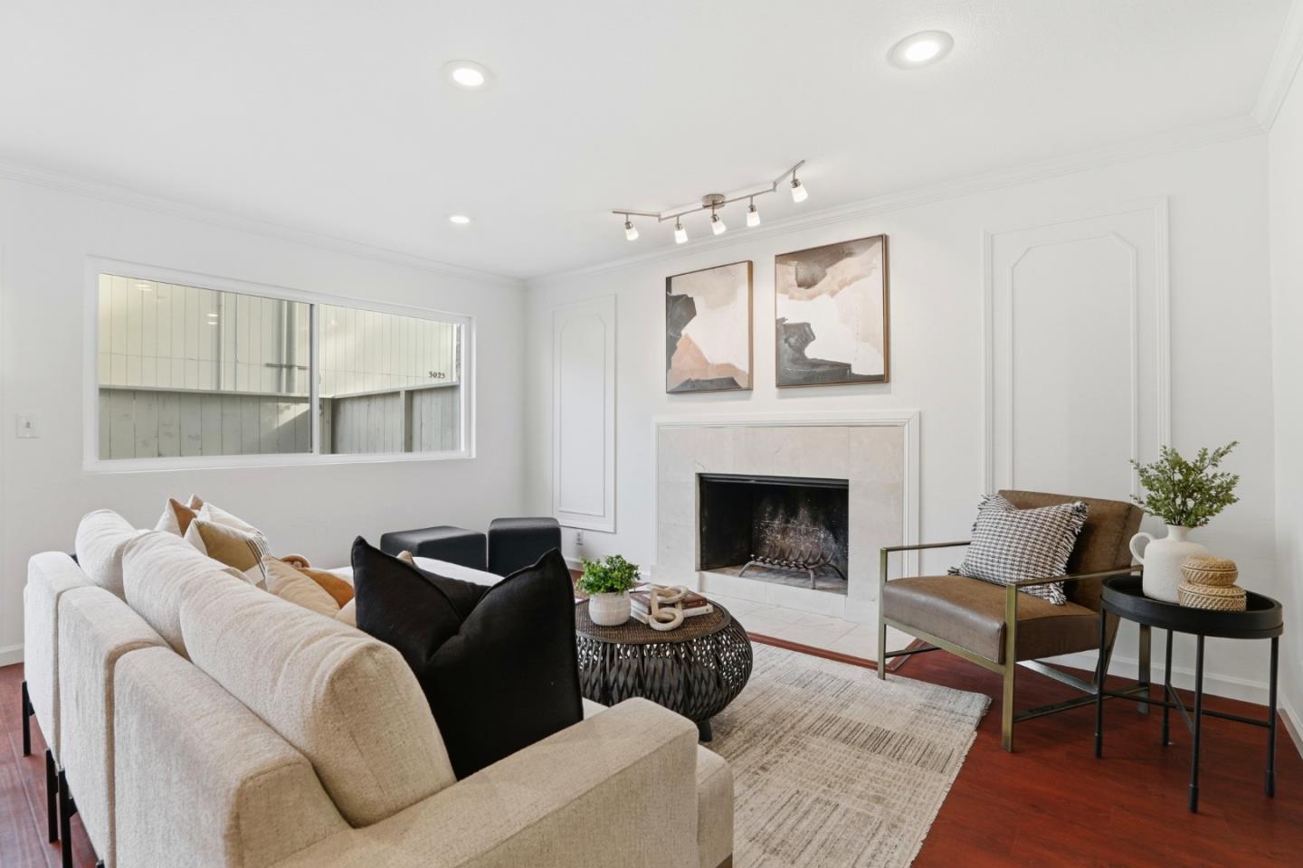 Front Image Thumbnail for ML82033291