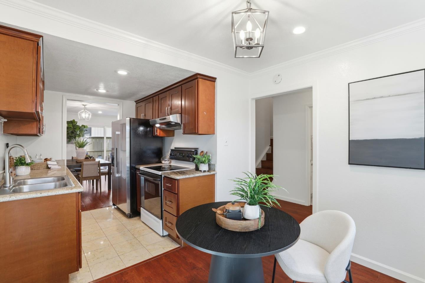 Detail Gallery Image 11 of 67 For 3027 Kaiser Dr #D,  Santa Clara,  CA 95051 - 3 Beds | 2/1 Baths