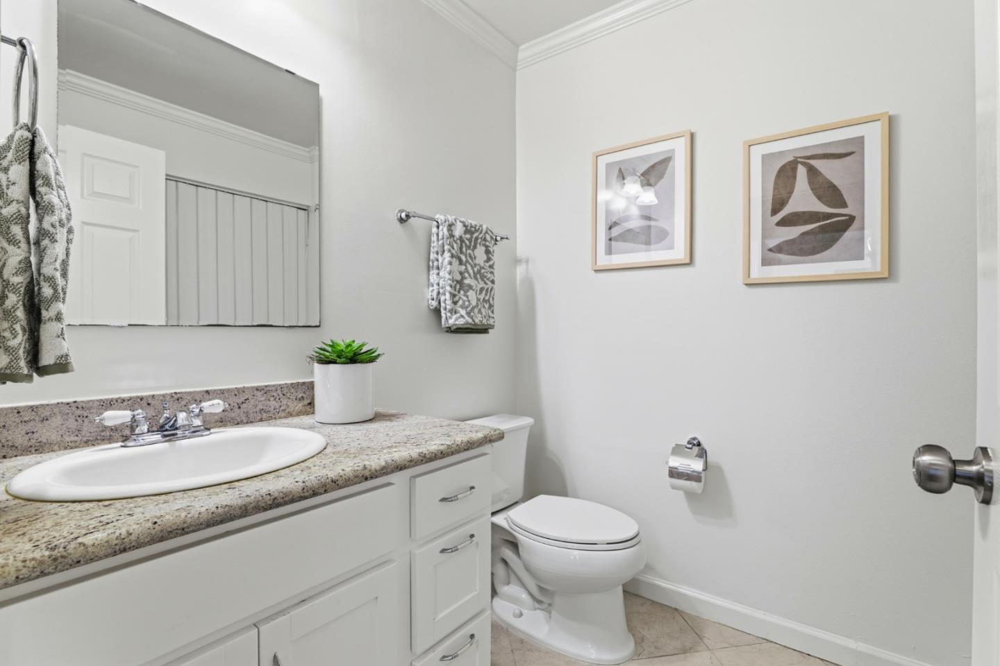 Detail Gallery Image 15 of 67 For 3027 Kaiser Dr #D,  Santa Clara,  CA 95051 - 3 Beds | 2/1 Baths