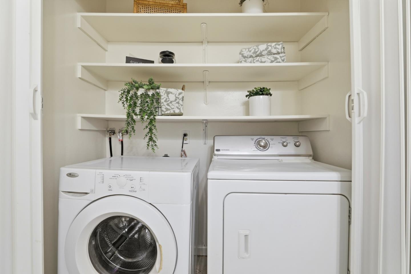 Detail Gallery Image 16 of 67 For 3027 Kaiser Dr #D,  Santa Clara,  CA 95051 - 3 Beds | 2/1 Baths