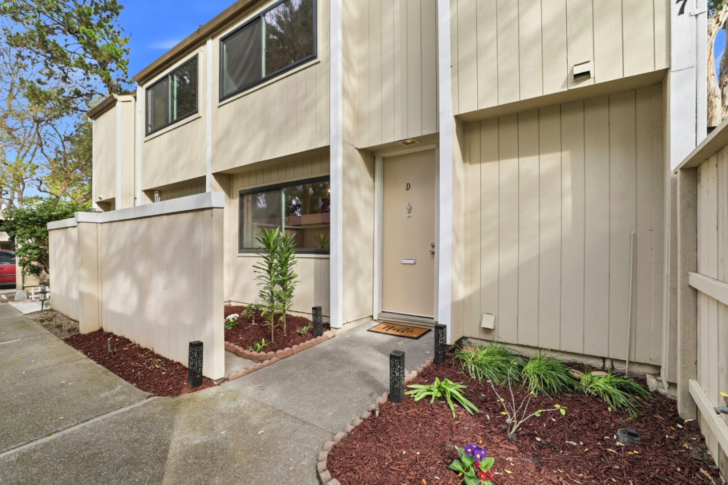 Detail Gallery Image 2 of 67 For 3027 Kaiser Dr #D,  Santa Clara,  CA 95051 - 3 Beds | 2/1 Baths
