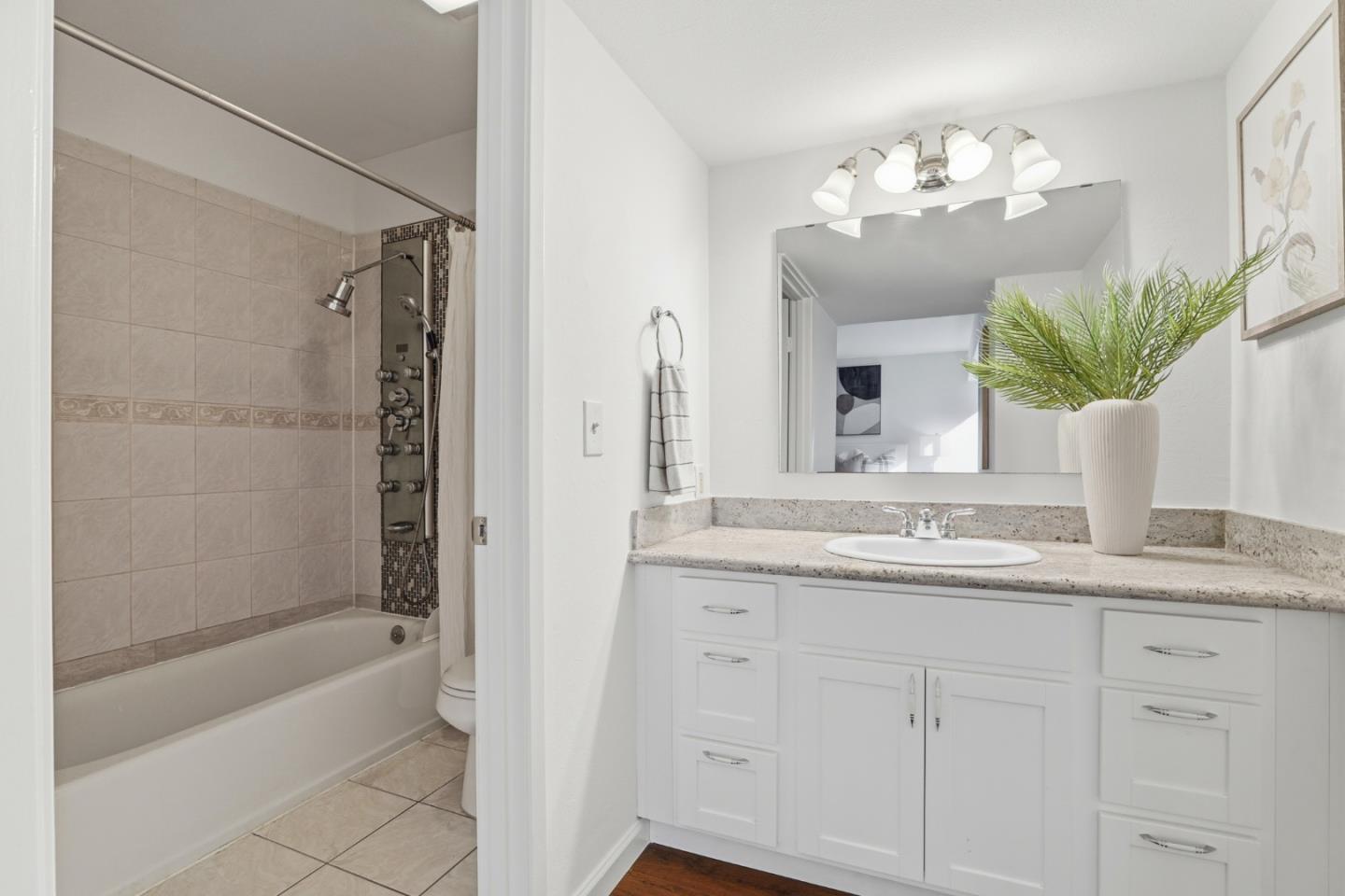 Detail Gallery Image 20 of 67 For 3027 Kaiser Dr #D,  Santa Clara,  CA 95051 - 3 Beds | 2/1 Baths