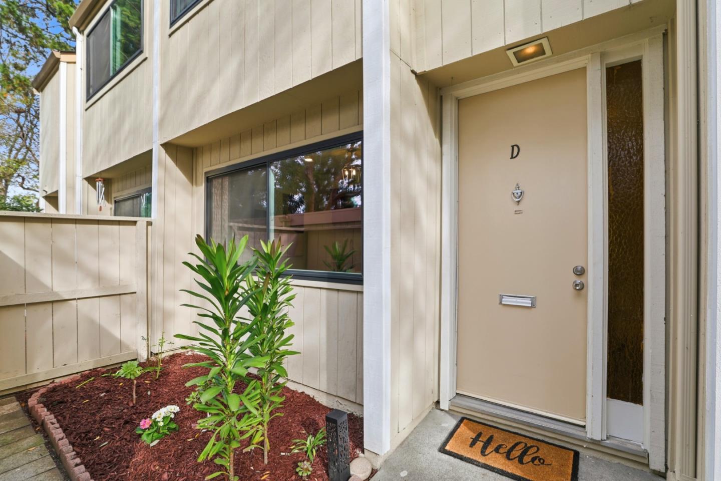 Detail Gallery Image 3 of 67 For 3027 Kaiser Dr #D,  Santa Clara,  CA 95051 - 3 Beds | 2/1 Baths