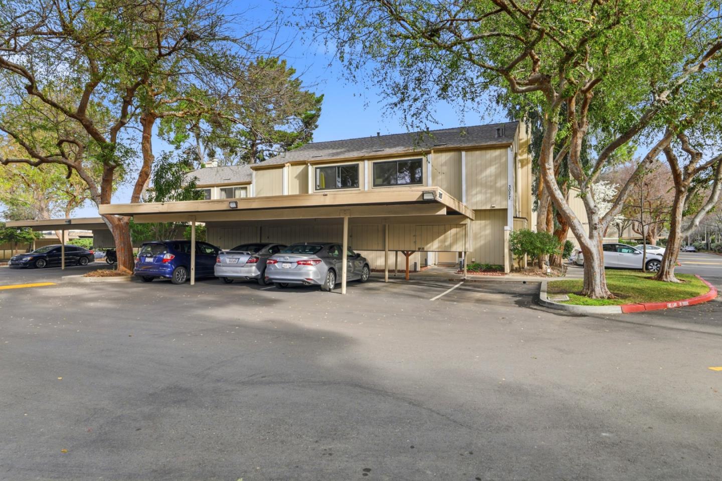 Detail Gallery Image 30 of 67 For 3027 Kaiser Dr #D,  Santa Clara,  CA 95051 - 3 Beds | 2/1 Baths