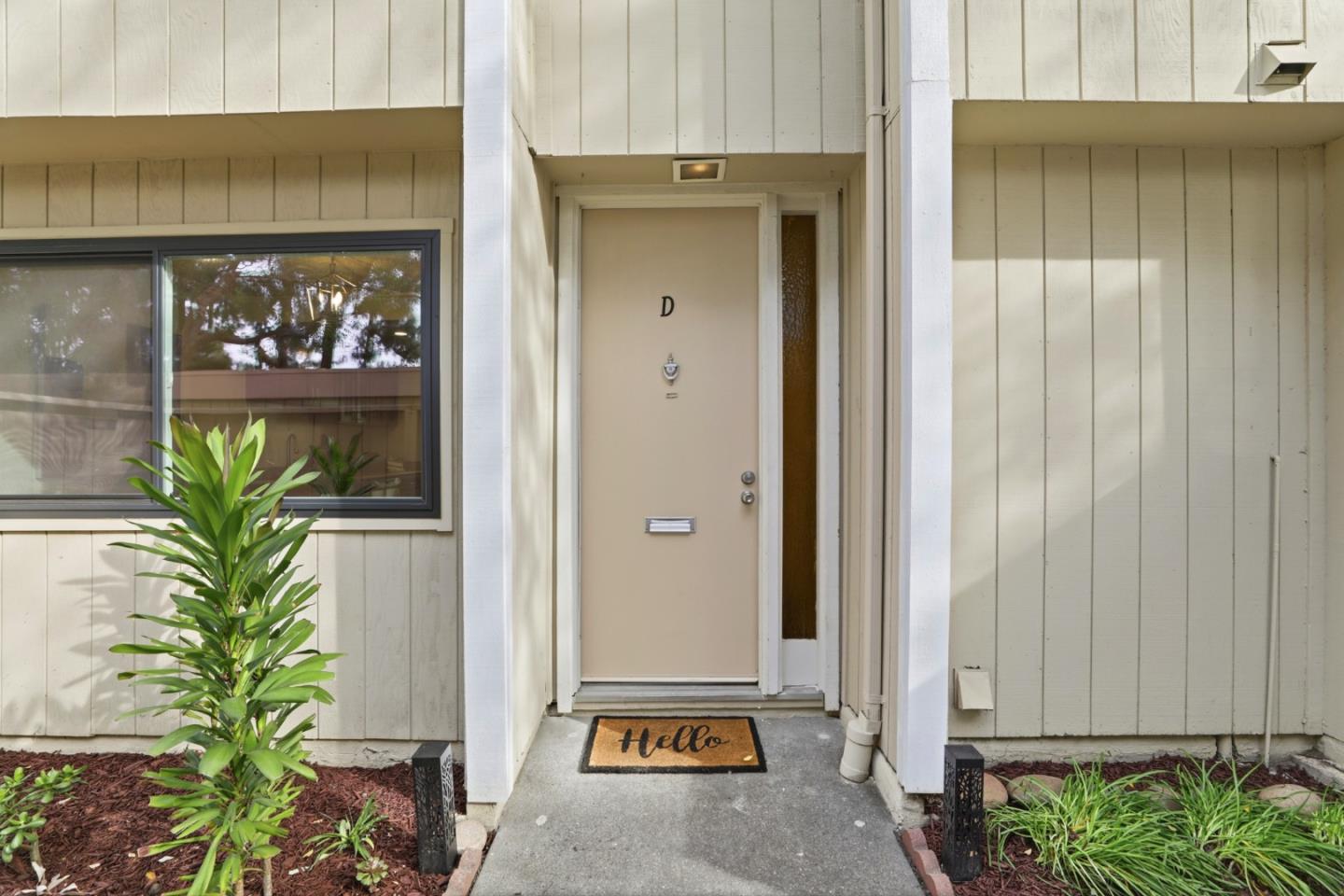 Detail Gallery Image 4 of 67 For 3027 Kaiser Dr #D,  Santa Clara,  CA 95051 - 3 Beds | 2/1 Baths