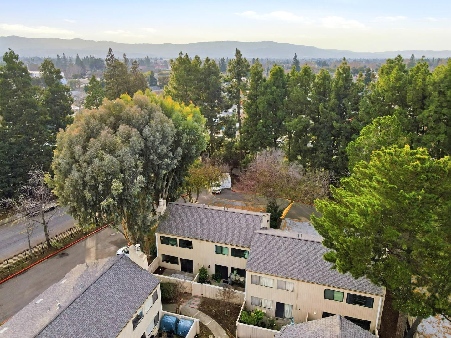 Detail Gallery Image 51 of 67 For 3027 Kaiser Dr #D,  Santa Clara,  CA 95051 - 3 Beds | 2/1 Baths