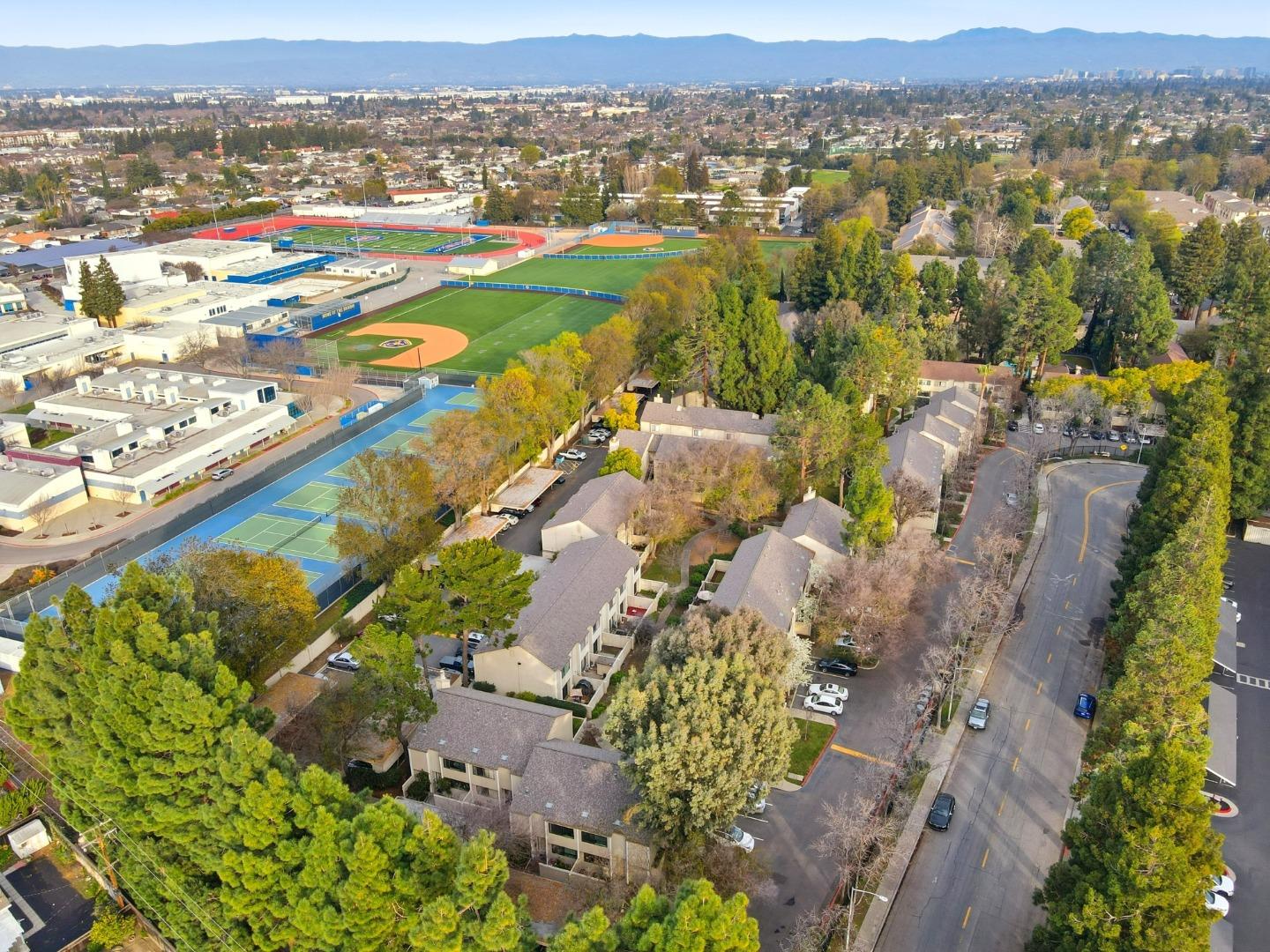 Detail Gallery Image 59 of 67 For 3027 Kaiser Dr #D,  Santa Clara,  CA 95051 - 3 Beds | 2/1 Baths