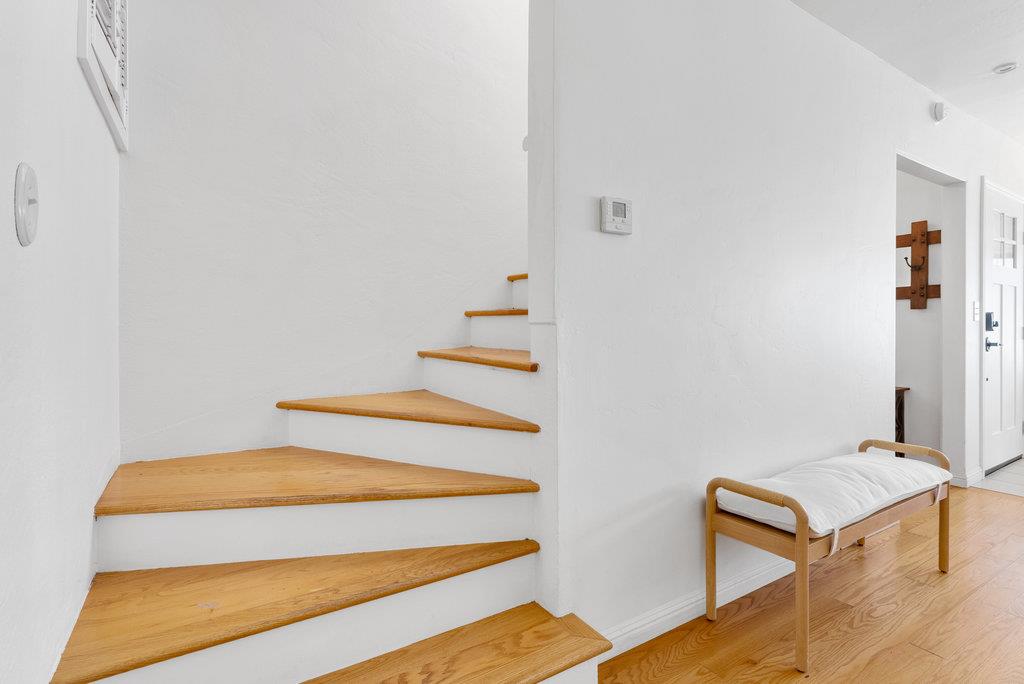 Detail Gallery Image 15 of 39 For 325 Beach Dr, Aptos,  CA 95003 - 4 Beds | 2/1 Baths