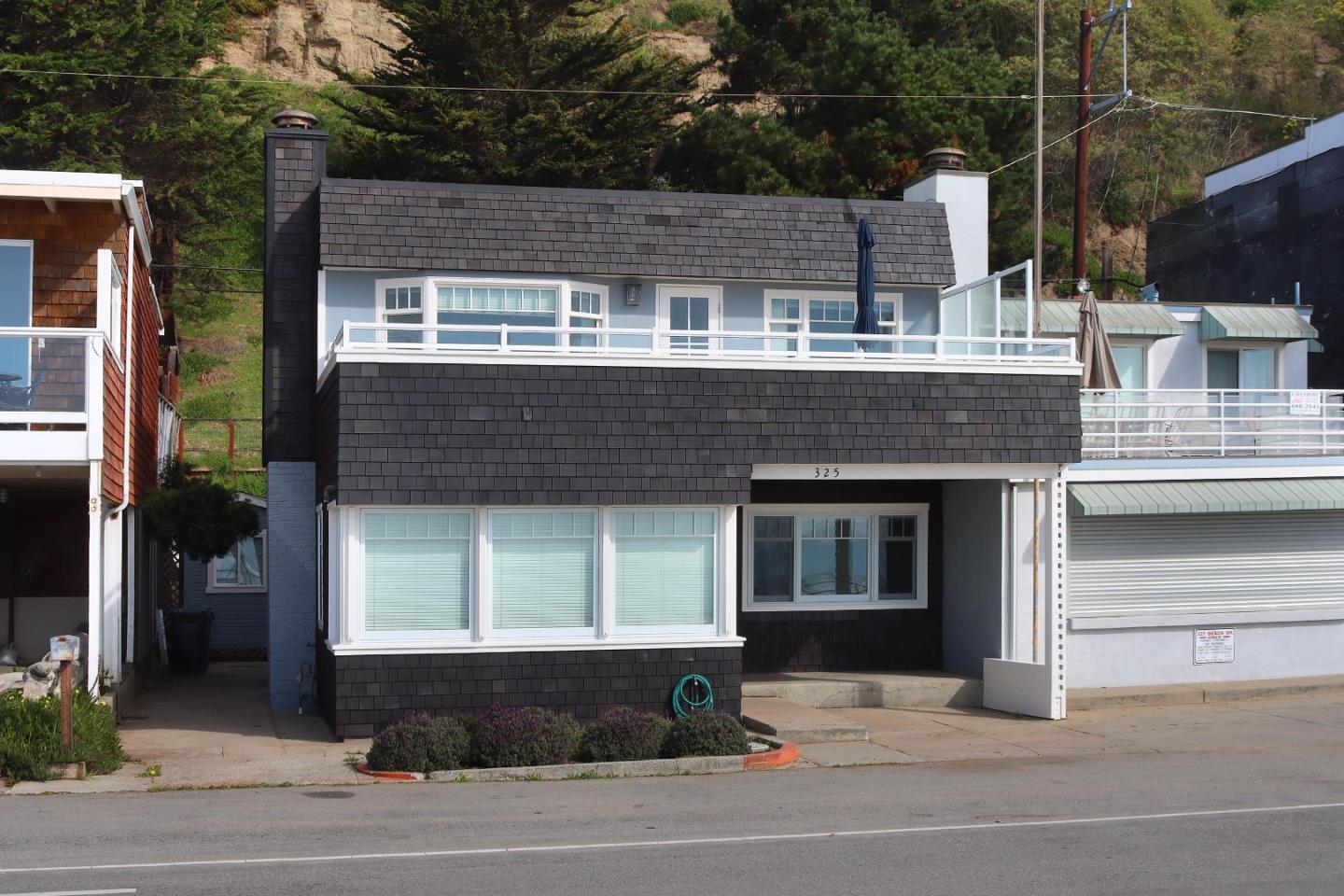 Detail Gallery Image 2 of 39 For 325 Beach Dr, Aptos,  CA 95003 - 4 Beds | 2/1 Baths