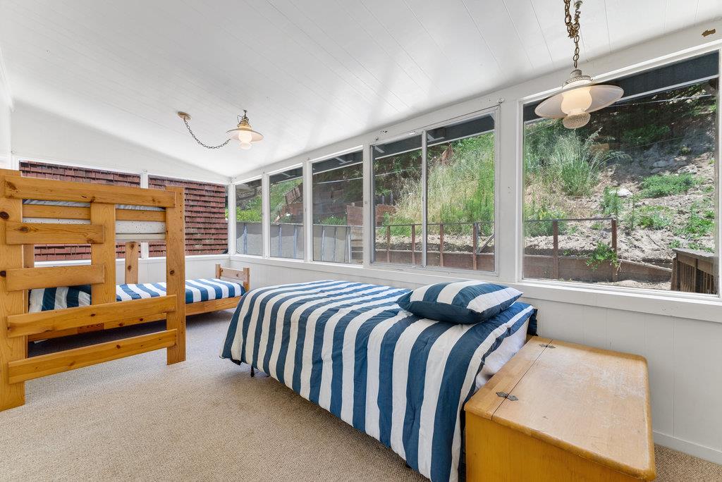 Detail Gallery Image 22 of 39 For 325 Beach Dr, Aptos,  CA 95003 - 4 Beds | 2/1 Baths