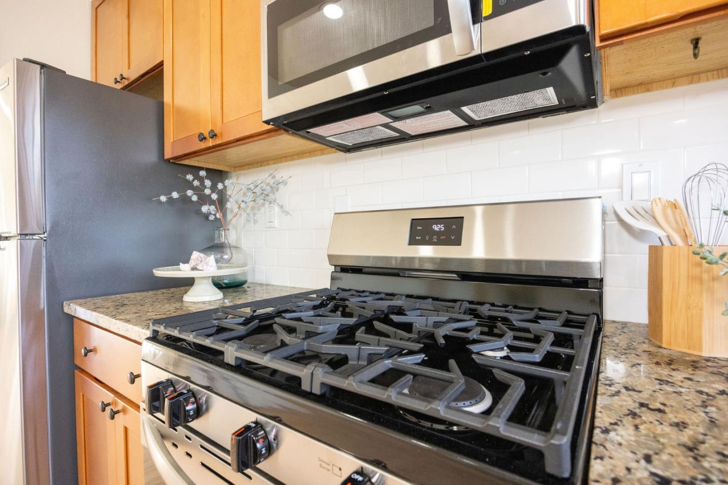 Detail Gallery Image 14 of 57 For 249 Sevilla Ave, El Granada,  CA 94018 - 4 Beds | 2 Baths