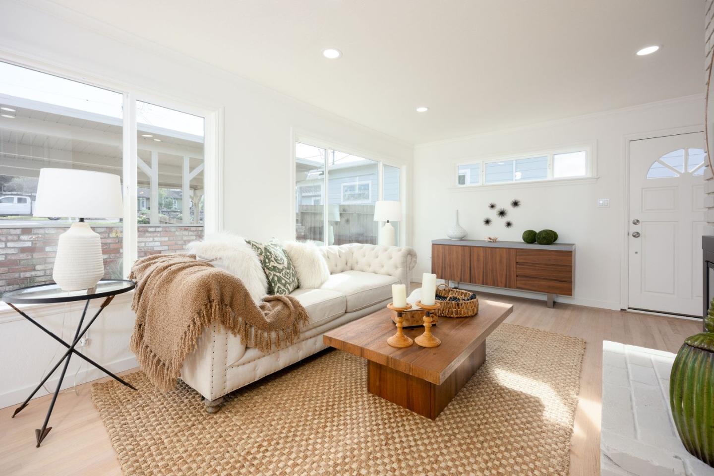 Detail Gallery Image 4 of 57 For 249 Sevilla Ave, El Granada,  CA 94018 - 4 Beds | 2 Baths