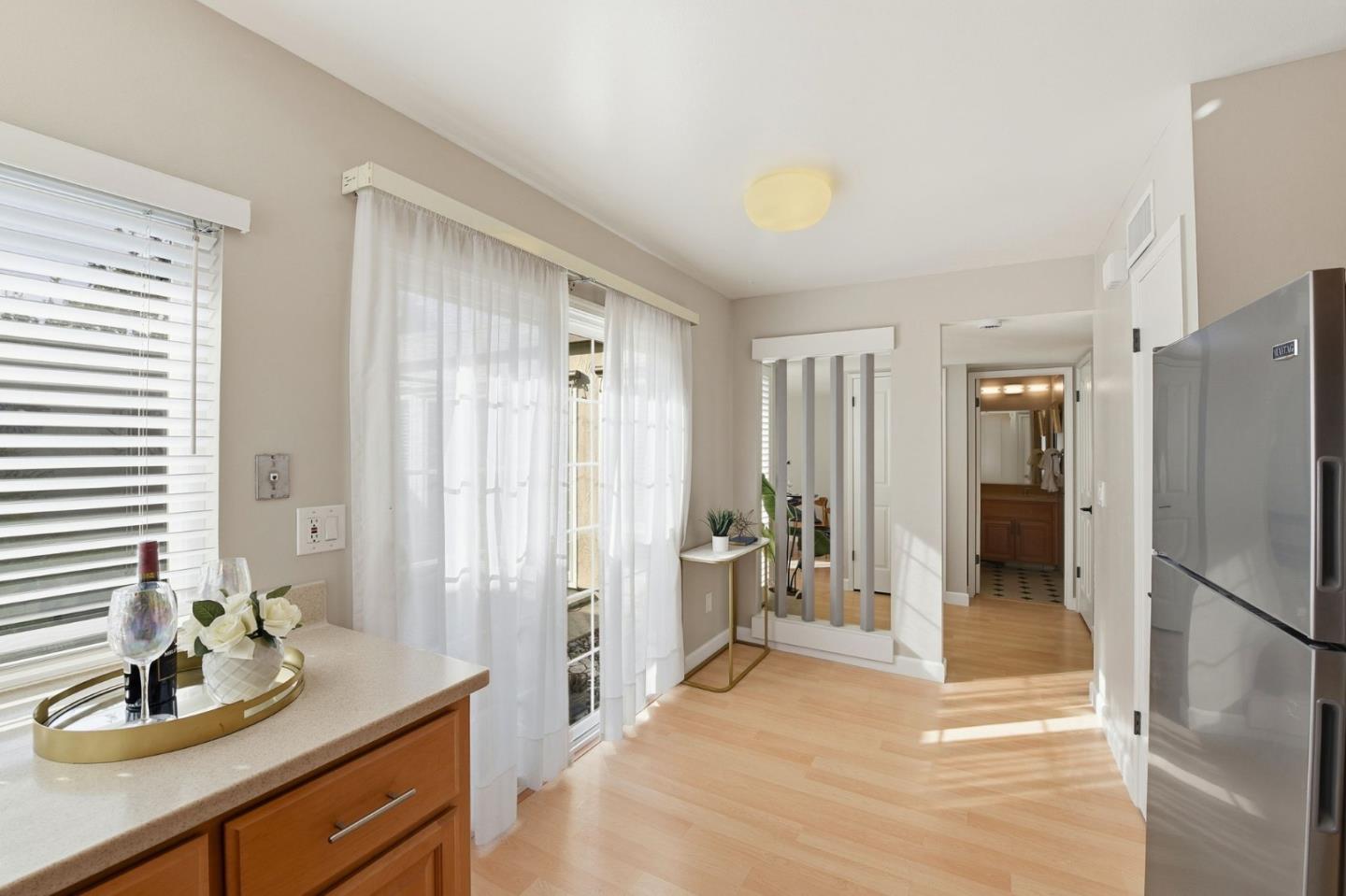 Detail Gallery Image 11 of 35 For 1116 Strayer Dr, San Jose,  CA 95129 - 2 Beds | 2 Baths