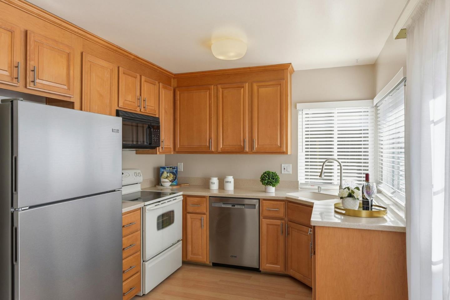 Detail Gallery Image 13 of 35 For 1116 Strayer Dr, San Jose,  CA 95129 - 2 Beds | 2 Baths