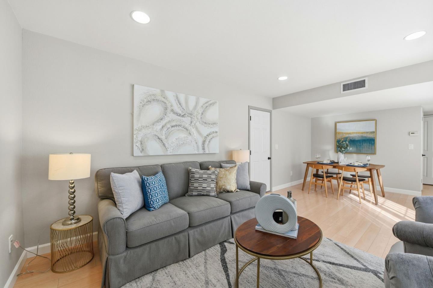 Detail Gallery Image 6 of 35 For 1116 Strayer Dr, San Jose,  CA 95129 - 2 Beds | 2 Baths