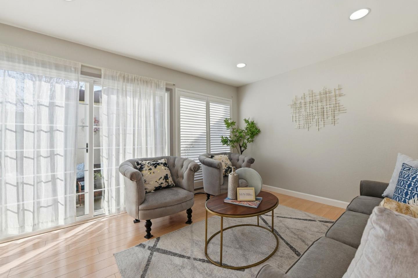 Detail Gallery Image 8 of 35 For 1116 Strayer Dr, San Jose,  CA 95129 - 2 Beds | 2 Baths