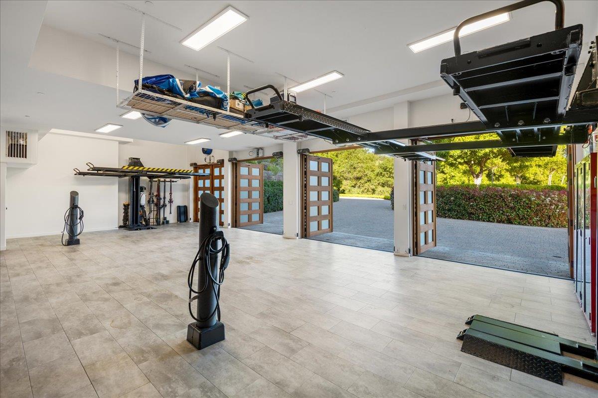 Detail Gallery Image 101 of 200 For 20078 Goetting Ct, Saratoga,  CA 95070 - 6 Beds | 7/4 Baths