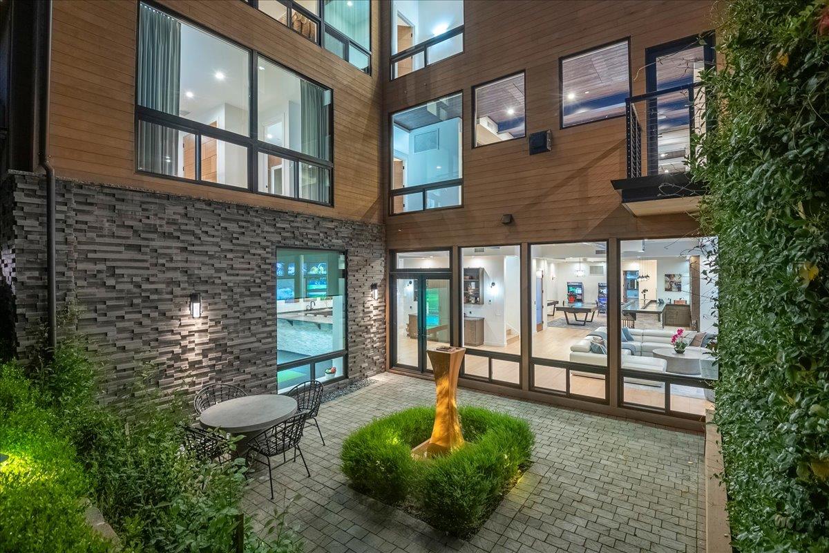 Detail Gallery Image 112 of 200 For 20078 Goetting Ct, Saratoga,  CA 95070 - 6 Beds | 7/4 Baths