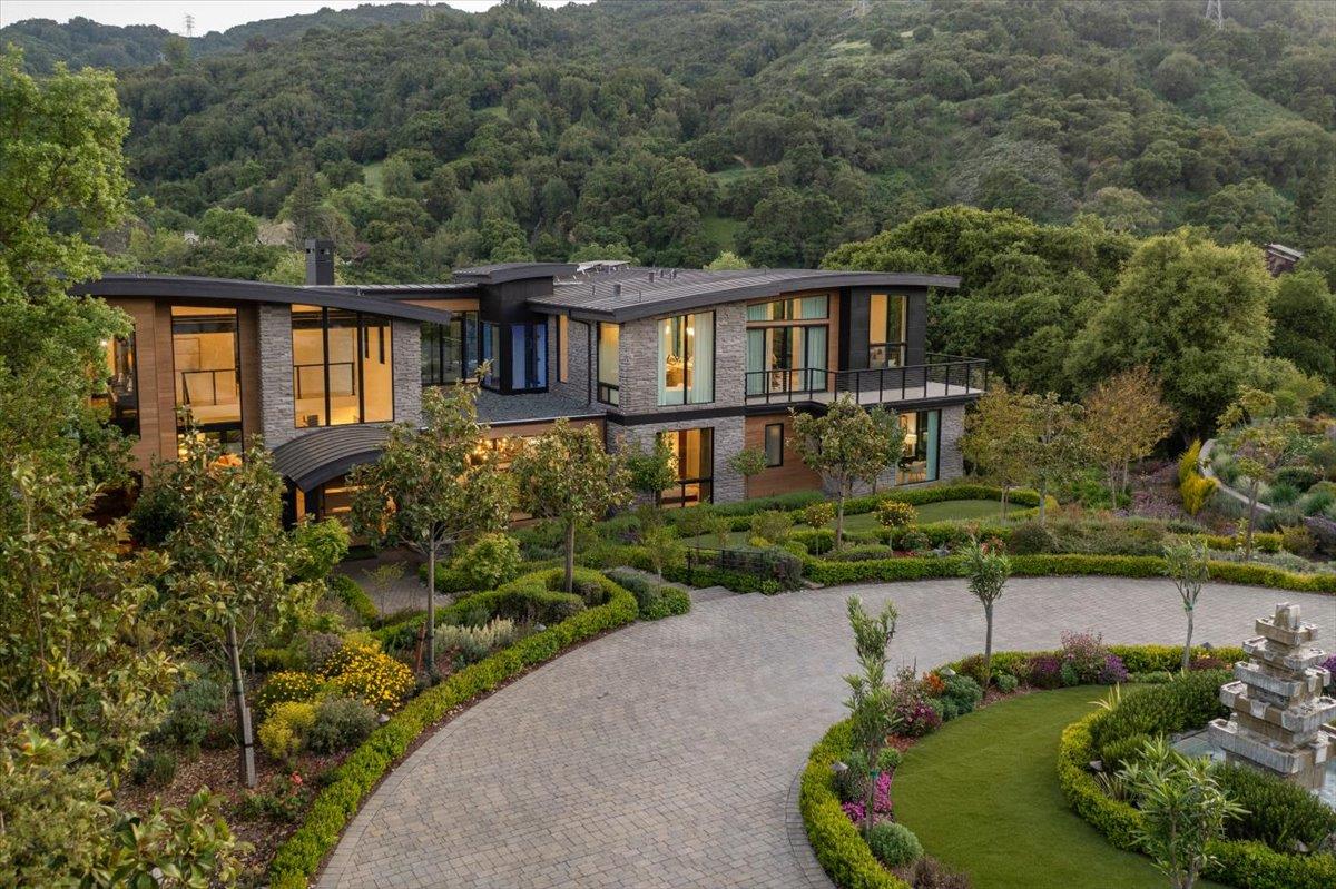 Detail Gallery Image 13 of 200 For 20078 Goetting Ct, Saratoga,  CA 95070 - 6 Beds | 7/4 Baths