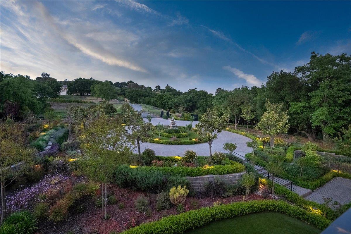 Detail Gallery Image 145 of 200 For 20078 Goetting Ct, Saratoga,  CA 95070 - 6 Beds | 7/4 Baths