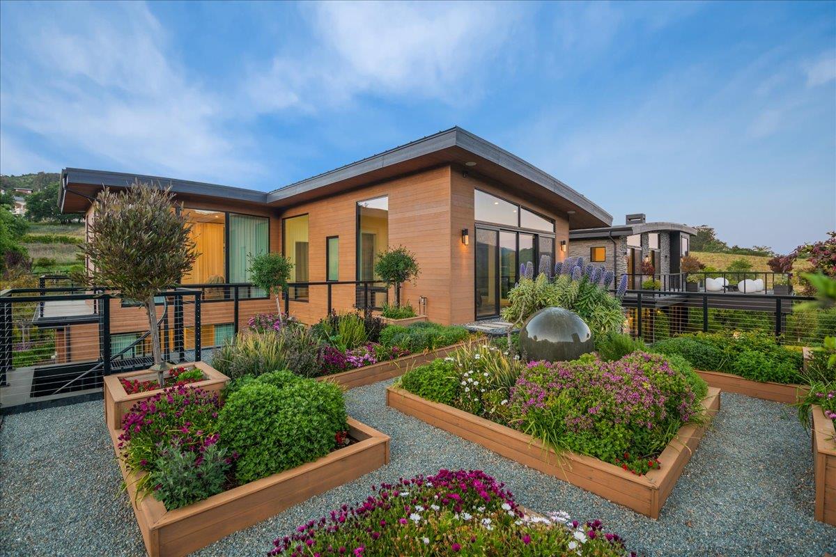 Detail Gallery Image 149 of 200 For 20078 Goetting Ct, Saratoga,  CA 95070 - 6 Beds | 7/4 Baths