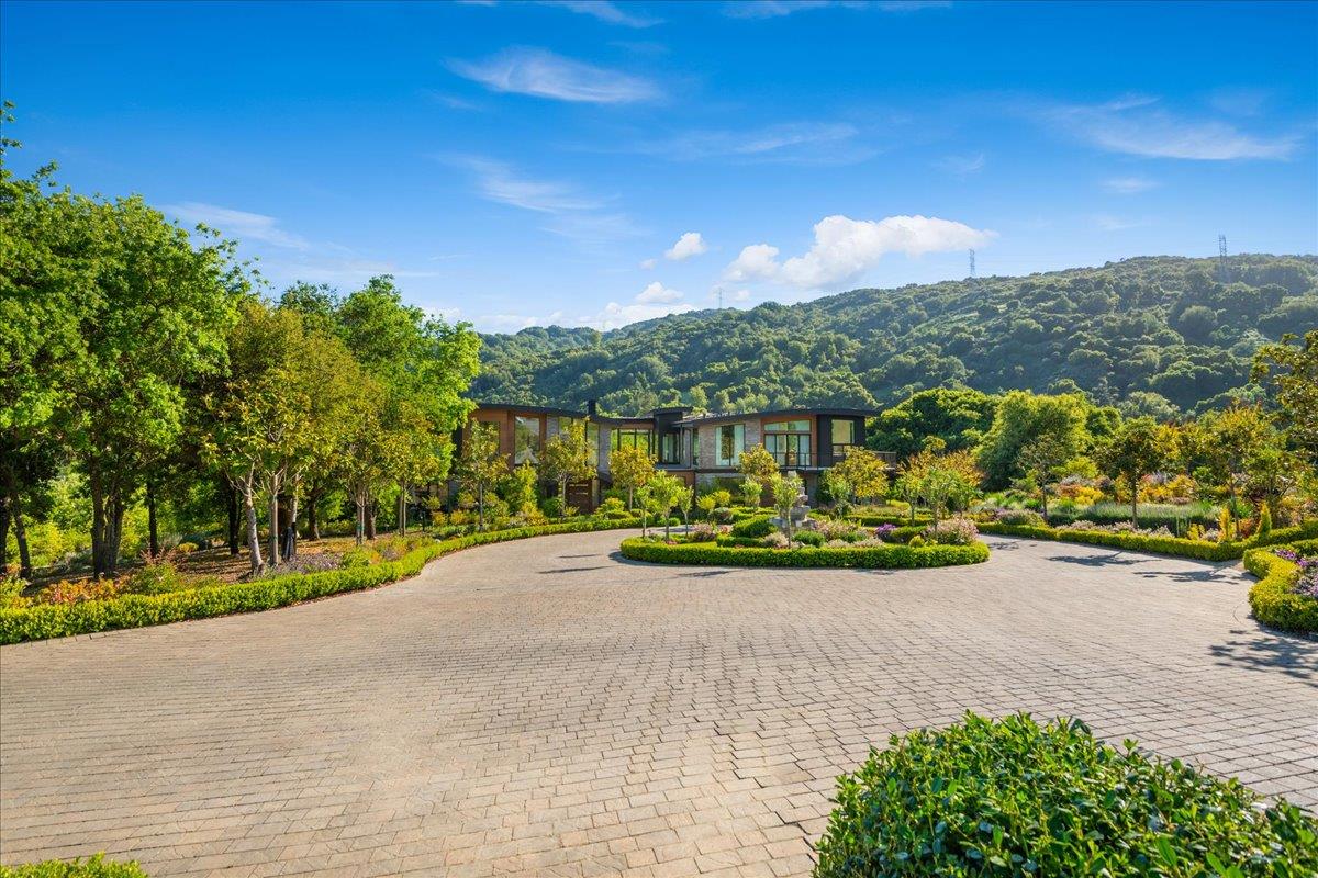 Detail Gallery Image 15 of 200 For 20078 Goetting Ct, Saratoga,  CA 95070 - 6 Beds | 7/4 Baths