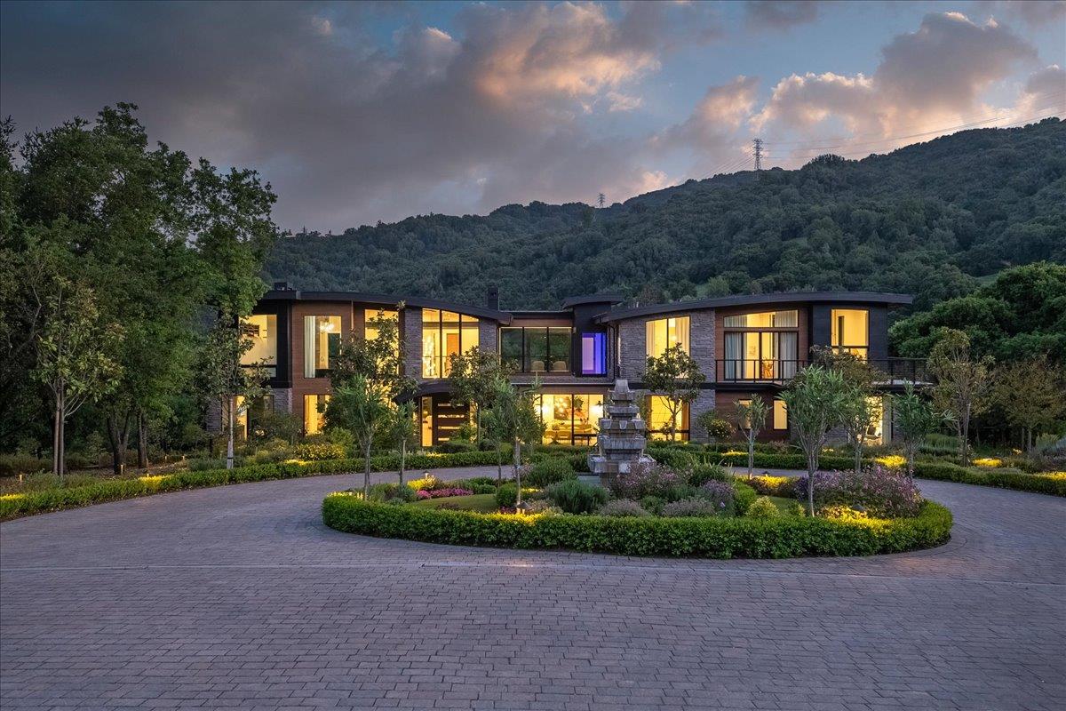 Detail Gallery Image 16 of 200 For 20078 Goetting Ct, Saratoga,  CA 95070 - 6 Beds | 7/4 Baths