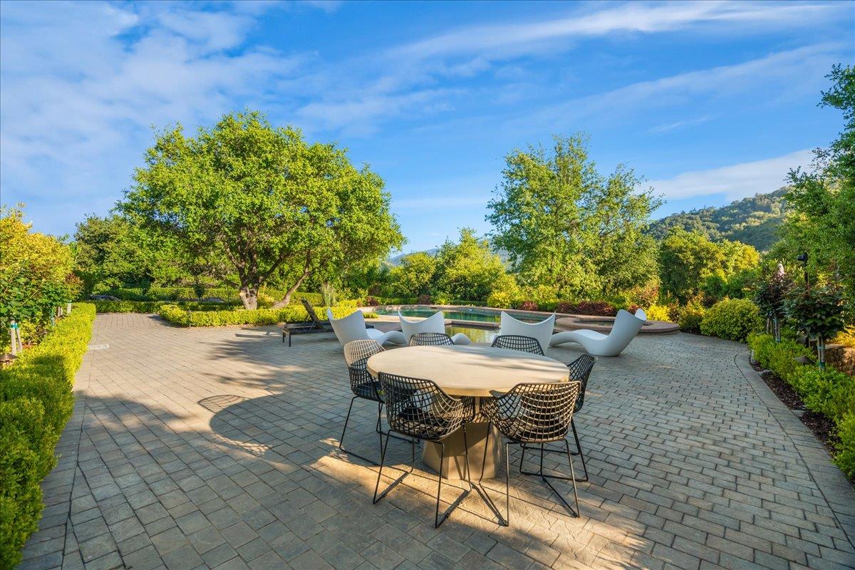 Detail Gallery Image 166 of 200 For 20078 Goetting Ct, Saratoga,  CA 95070 - 6 Beds | 7/4 Baths