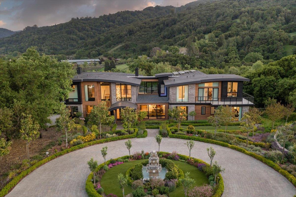 Detail Gallery Image 17 of 200 For 20078 Goetting Ct, Saratoga,  CA 95070 - 6 Beds | 7/4 Baths