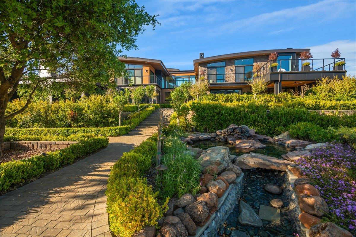 Detail Gallery Image 173 of 200 For 20078 Goetting Ct, Saratoga,  CA 95070 - 6 Beds | 7/4 Baths