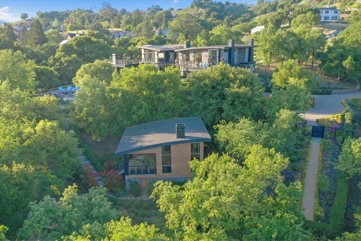 Detail Gallery Image 176 of 200 For 20078 Goetting Ct, Saratoga,  CA 95070 - 6 Beds | 7/4 Baths