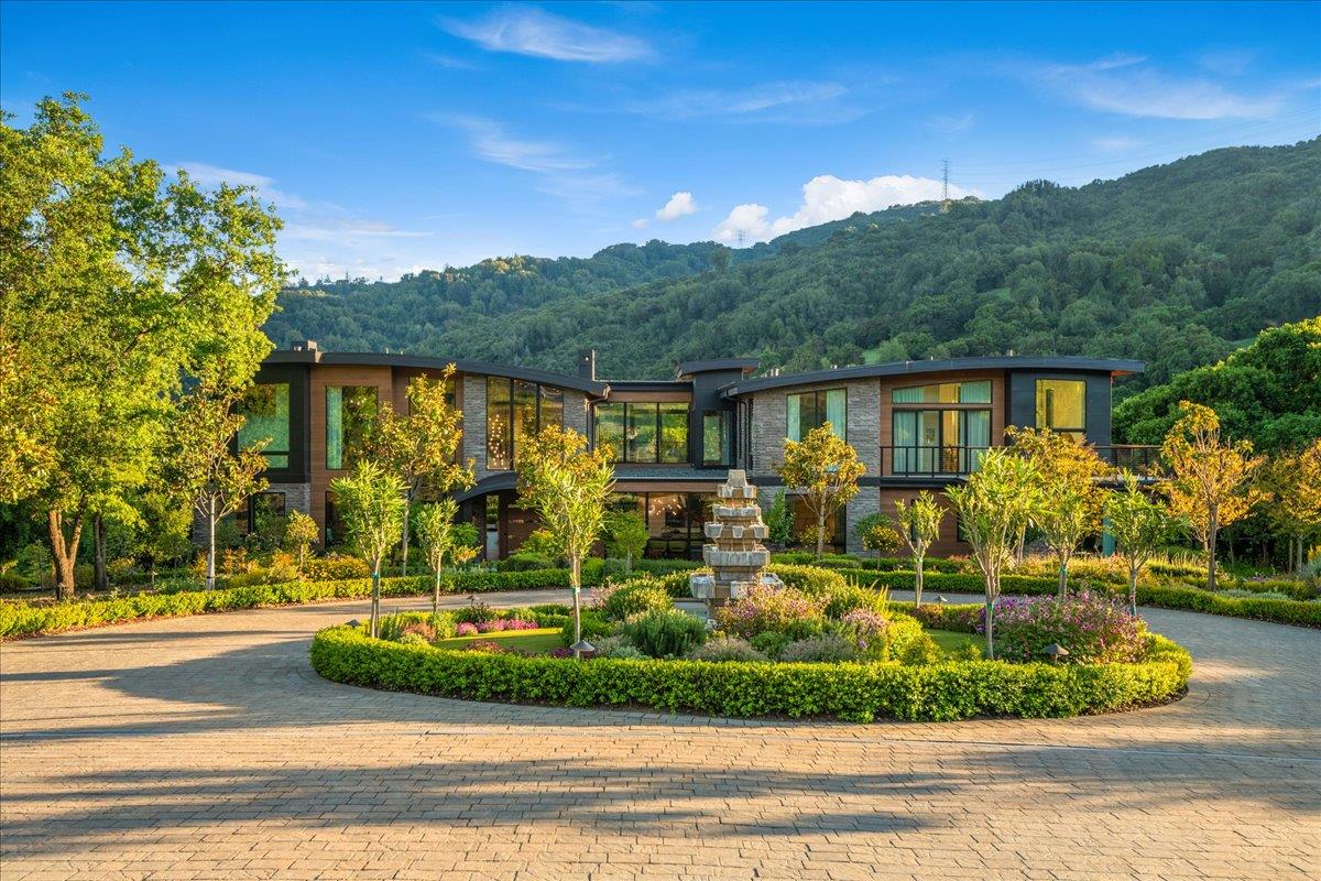 Detail Gallery Image 18 of 200 For 20078 Goetting Ct, Saratoga,  CA 95070 - 6 Beds | 7/4 Baths