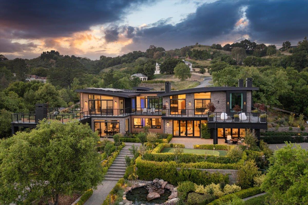 Detail Gallery Image 186 of 200 For 20078 Goetting Ct, Saratoga,  CA 95070 - 6 Beds | 7/4 Baths