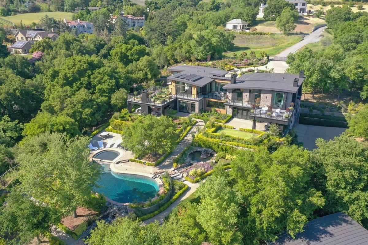 Detail Gallery Image 191 of 200 For 20078 Goetting Ct, Saratoga,  CA 95070 - 6 Beds | 7/4 Baths