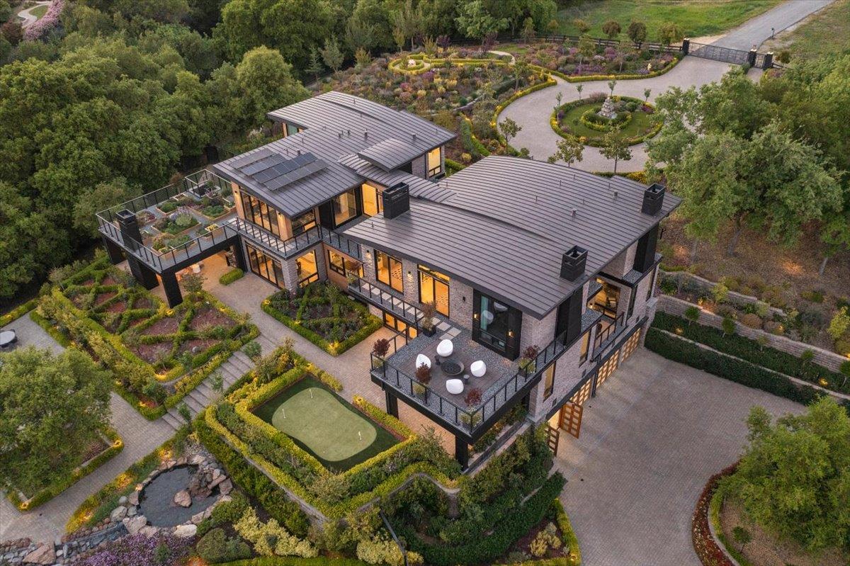 Detail Gallery Image 2 of 200 For 20078 Goetting Ct, Saratoga,  CA 95070 - 6 Beds | 7/4 Baths