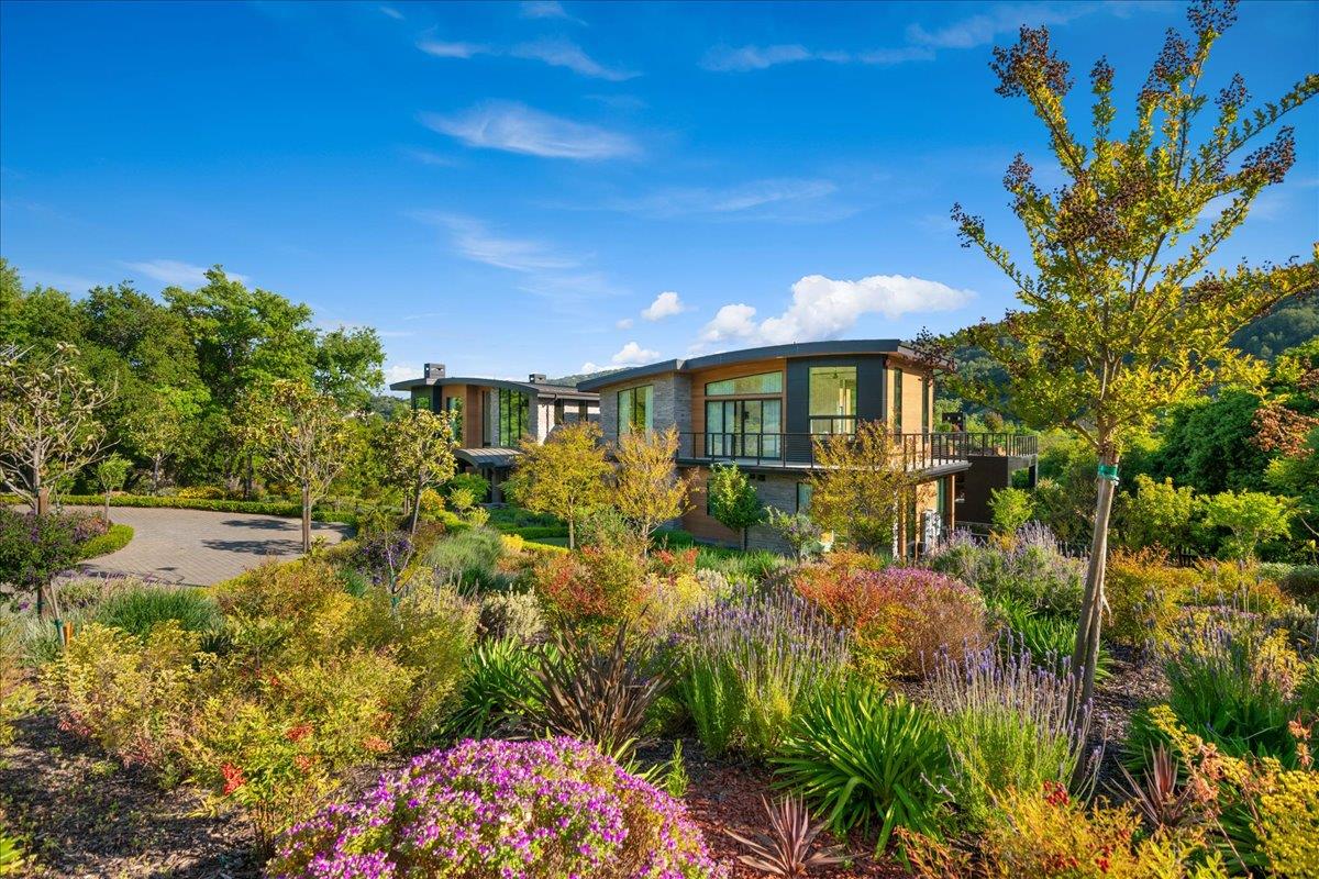 Detail Gallery Image 22 of 200 For 20078 Goetting Ct, Saratoga,  CA 95070 - 6 Beds | 7/4 Baths