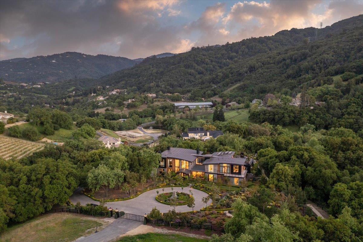 Detail Gallery Image 27 of 200 For 20078 Goetting Ct, Saratoga,  CA 95070 - 6 Beds | 7/4 Baths