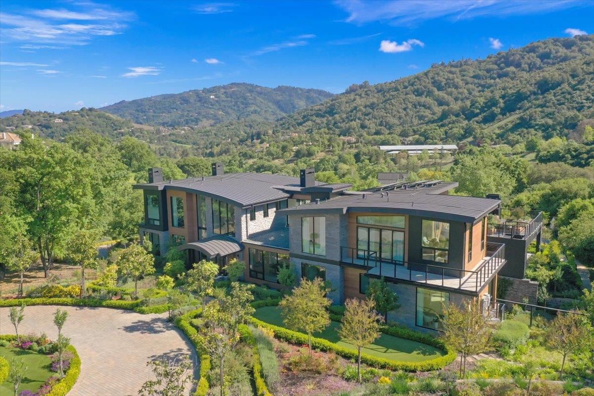 Detail Gallery Image 32 of 200 For 20078 Goetting Ct, Saratoga,  CA 95070 - 6 Beds | 7/4 Baths