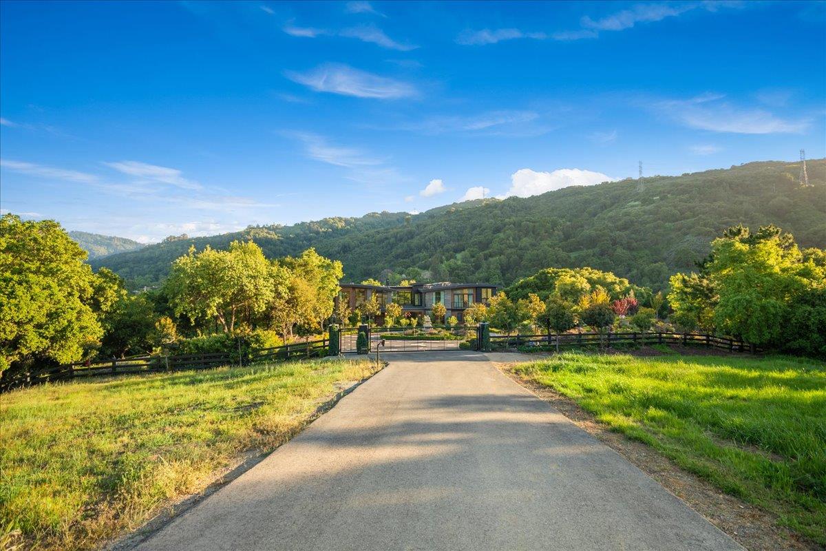 Detail Gallery Image 33 of 200 For 20078 Goetting Ct, Saratoga,  CA 95070 - 6 Beds | 7/4 Baths