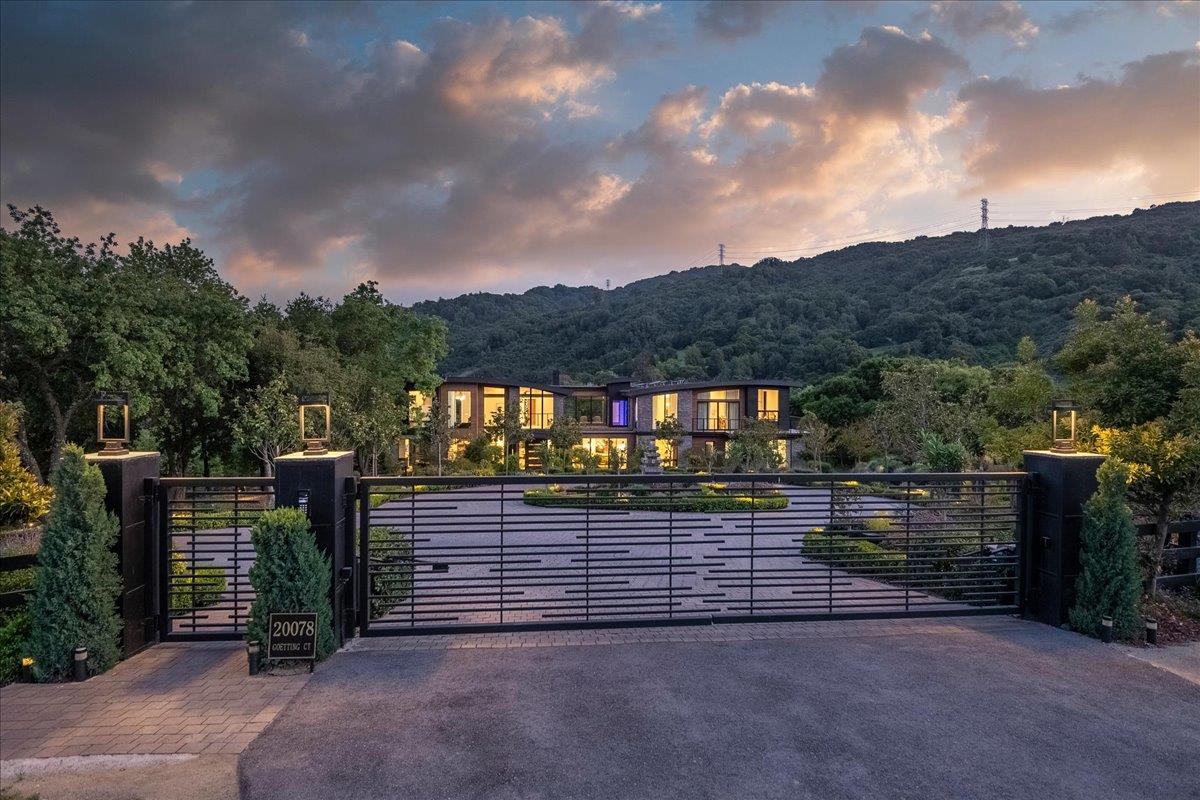 Detail Gallery Image 37 of 200 For 20078 Goetting Ct, Saratoga,  CA 95070 - 6 Beds | 7/4 Baths