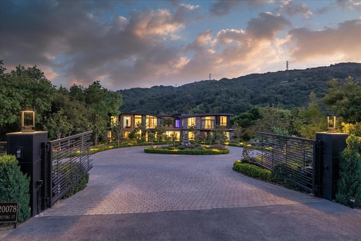 Detail Gallery Image 38 of 200 For 20078 Goetting Ct, Saratoga,  CA 95070 - 6 Beds | 7/4 Baths