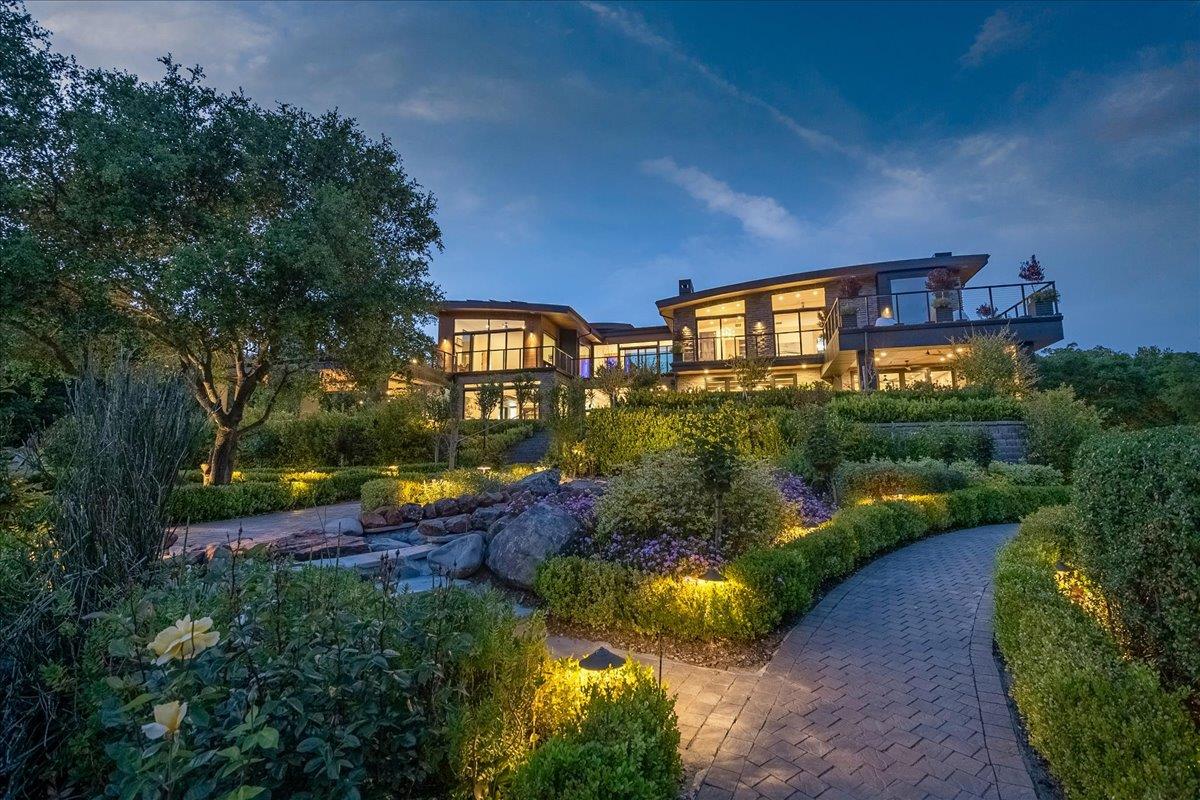 Detail Gallery Image 5 of 200 For 20078 Goetting Ct, Saratoga,  CA 95070 - 6 Beds | 7/4 Baths