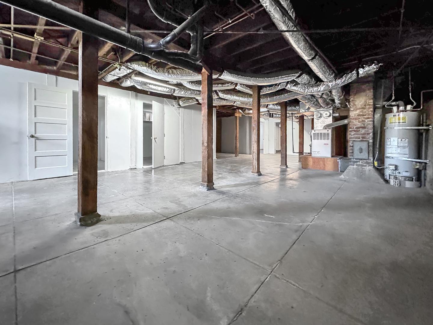 Detail Gallery Image 43 of 61 For 305 E Empire St, San Jose,  CA 95112 - 4 Beds | 2 Baths